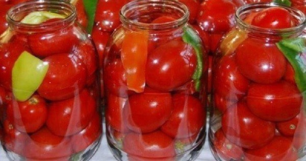 Маринованные помидоры половинками